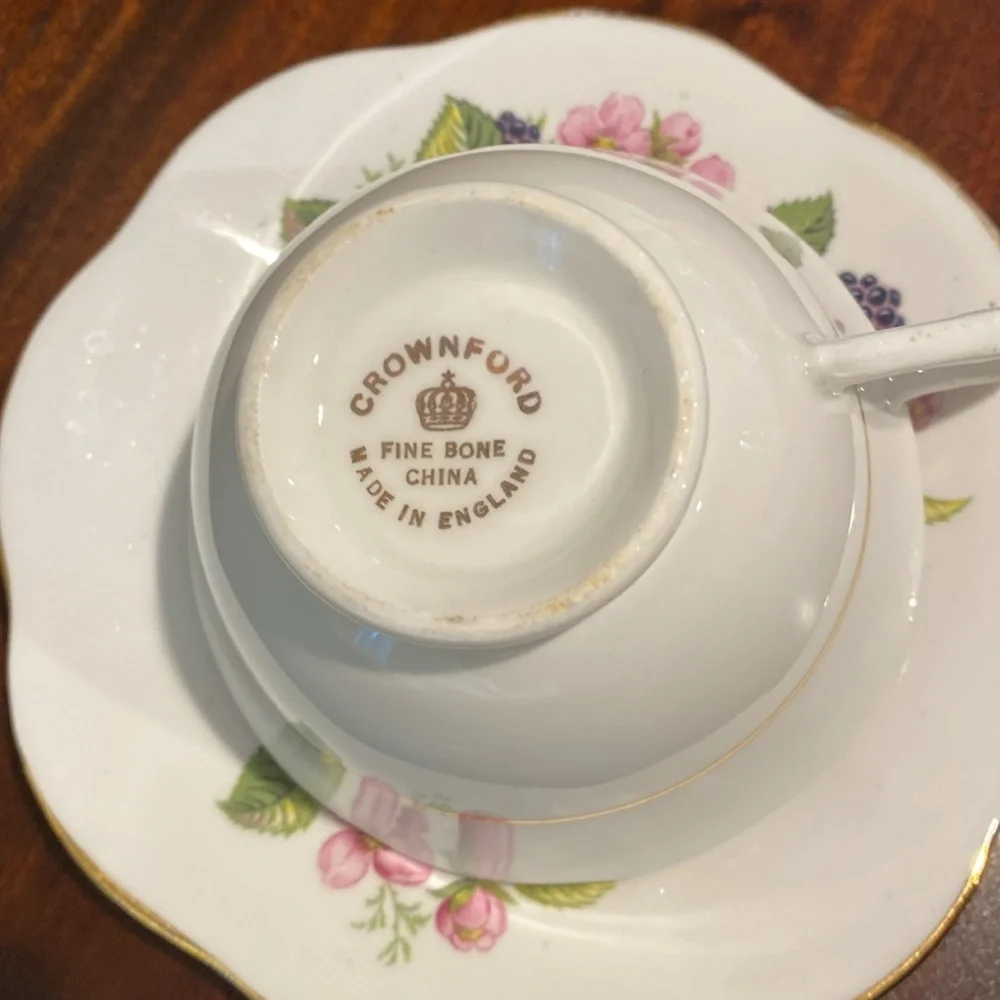 Vintage Teacup and Saucer, Crownford, England, Bone China - Picture 4 of 12